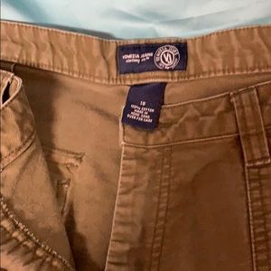 Women’s size 18 cargo pants olive green.